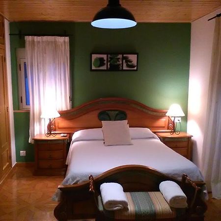 Casa Rural La Esmeralda Наварредонда-де-Гредос Экстерьер фото
